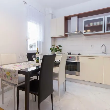 Visoka Apartman 公寓